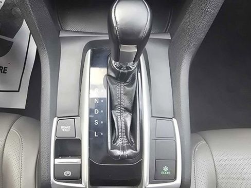 Used 2017 Honda Civic Touring image 24