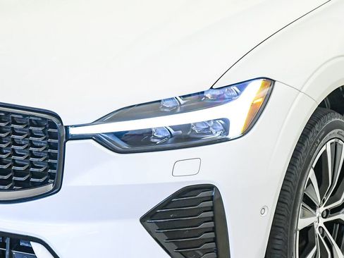 Certified 2025 Volvo XC60 B5 Plus AWD/4WD image 9