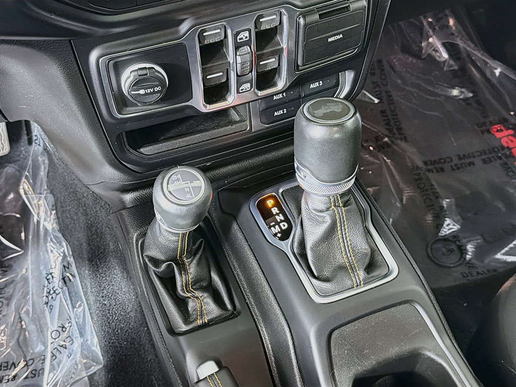 Used 2023 Jeep Wrangler Unlimited Sahara AWD/4WD image 40