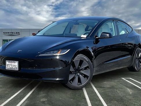 Used 2025 Tesla Model 3 Long Range RWD image 1