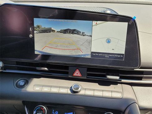 New 2025 Hyundai Elantra SEL image 9