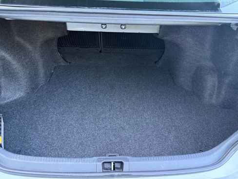 Used 2016 Toyota Camry SE w/ Moonroof Package image 11