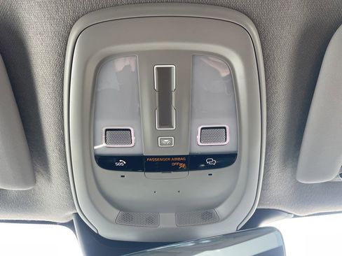 Certified 2024 Volvo XC40 B5 Core image 36