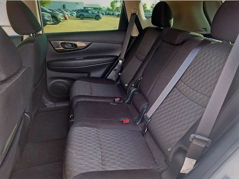 Used 2020 Nissan Rogue S FWD image 14