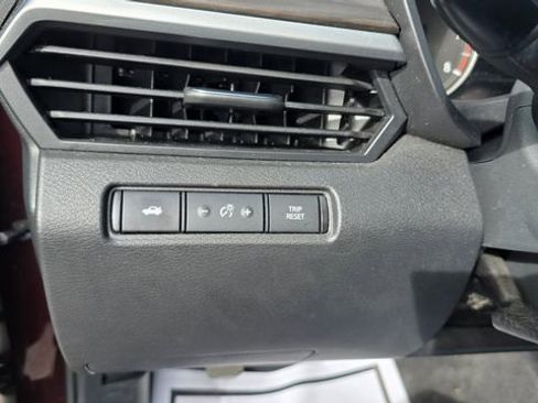 Used 2024 Nissan Altima 2.5 SV image 17