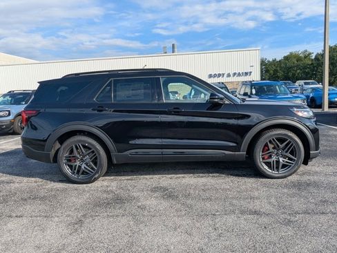 New 2025 Ford Explorer ST image 4