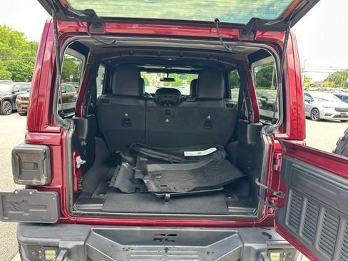 Used 2021 Jeep Wrangler Unlimited Sahara AWD/4WD image 17