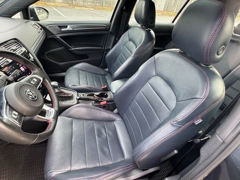 Used 2018 Volkswagen GTI SE image 8