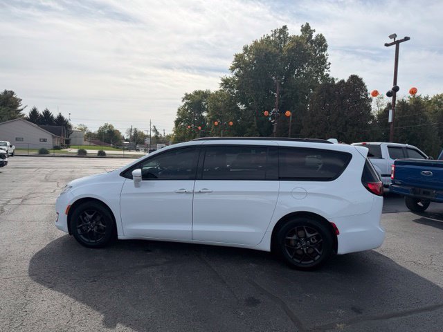 Used 2020 Chrysler Pacifica Limited FWD image 21