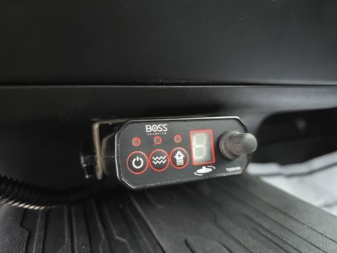 Used 2022 GMC Sierra 2500 SLE w/ SLE Value Package; image 12