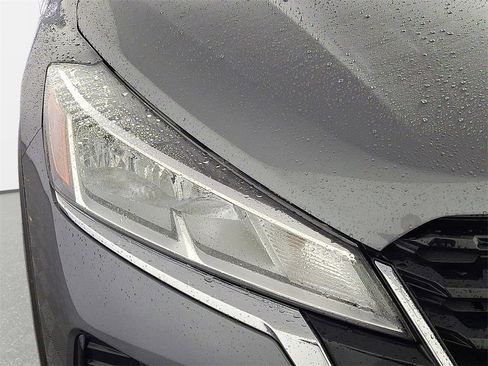 Used 2022 Nissan Kicks S image 10