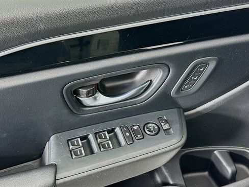 Used 2023 Honda Pilot Touring image 15