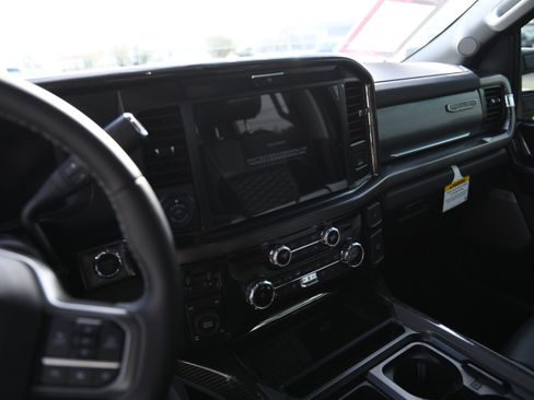 New 2026 Ford F250 Lariat w/ Black Appearance Package image 34