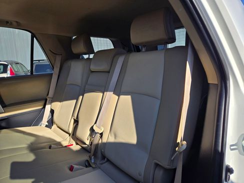 Used 2017 Toyota 4Runner SR5 Premium image 48