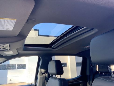 Used 2023 GMC Sierra 1500 SLT w/ SLT Premium Plus Package image 19