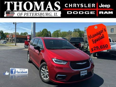 Used 2025 Chrysler Pacifica Select FWD image 1