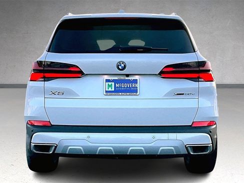 Used 2026 BMW X5 xDrive50e w/ Climate Comfort Package image 5