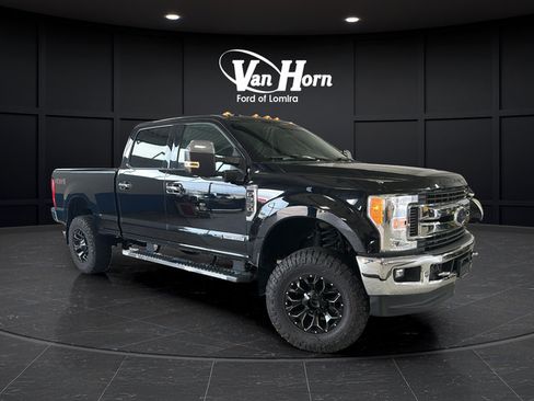 Used 2017 Ford F350 XLT w/ XLT Premium Package AWD/4WD image 1