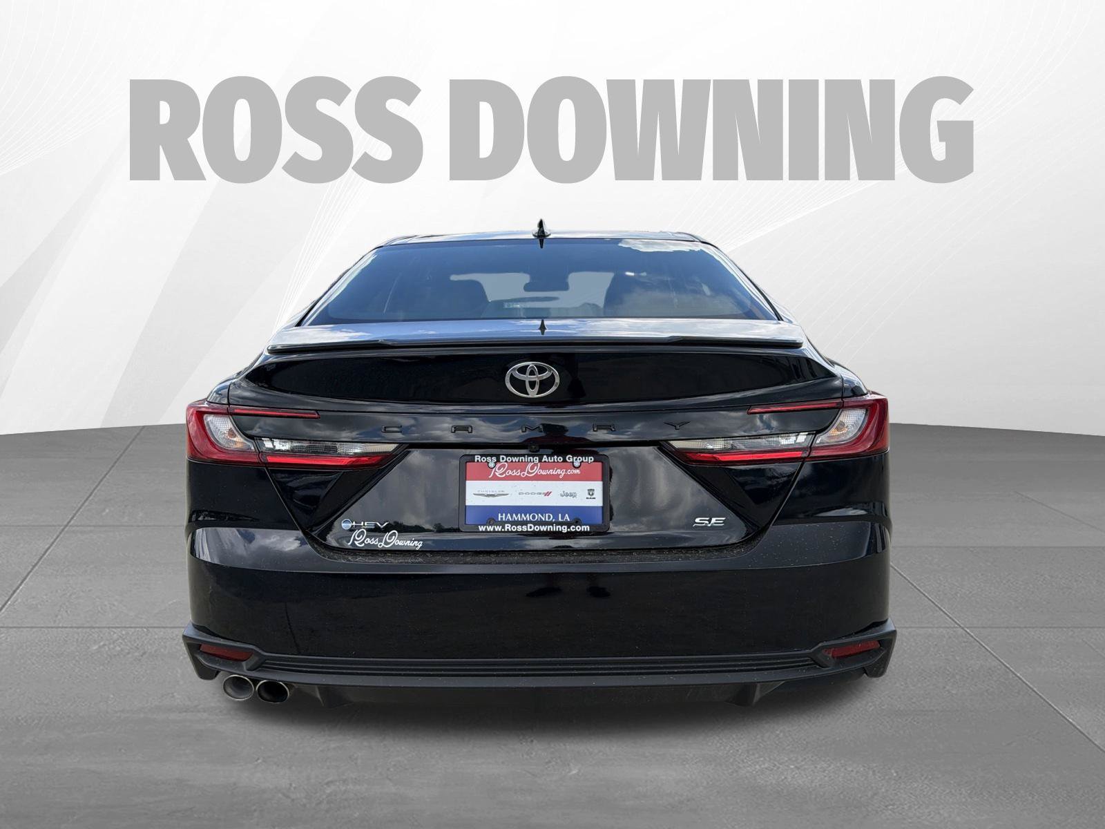 Used 2026 Toyota Camry SE FWD image 5
