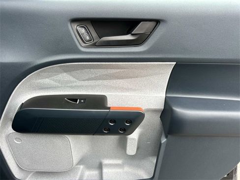 Certified 2024 Ford Maverick XLT w/ XLT Luxury Package image 24