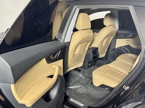 Used 2020 Audi Q8 Premium Plus w/ Premium Plus Package AWD/4WD image 27