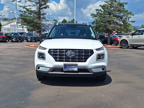 Used 2024 Hyundai Venue Limited FWD image 8