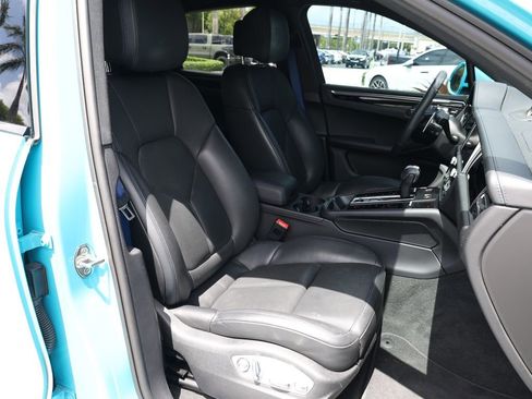 Used 2023 Porsche Macan AWD/4WD image 22