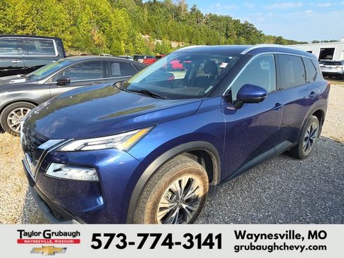 Used 2021 Nissan Rogue SV w/ Premium Package AWD/4WD image 3