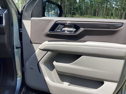 New 2026 GMC Yukon XL Elevation w/ LPO, Elevation Black Package RWD image 27