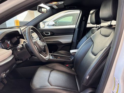 Used 2025 Jeep Compass Limited AWD/4WD image 27