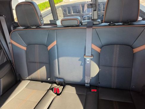 Used 2025 GMC Canyon AT4 AWD/4WD image 25