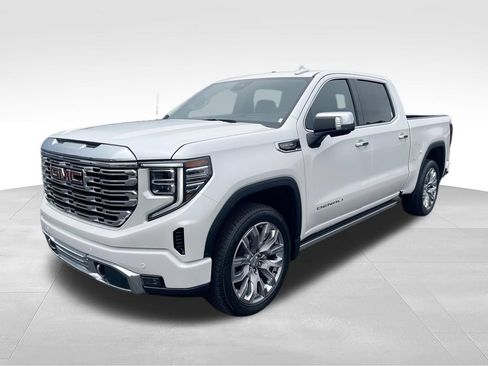 Used 2024 GMC Sierra 1500 Denali w/ Denali Reserve Package AWD/4WD image 4