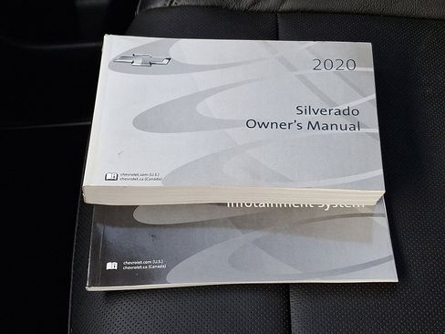 Used 2020 Chevrolet Silverado 2500 LTZ w/ LTZ Premium Package image 29