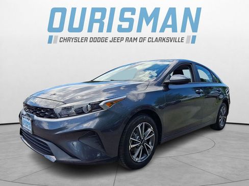 Used 2023 Kia Forte LXS FWD image 3