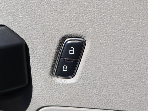 Used 2017 Ford F550 XLT image 19