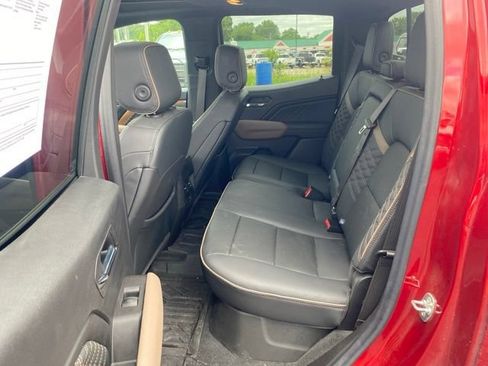 Used 2024 GMC Canyon Denali AWD/4WD image 13
