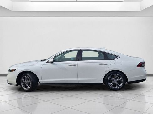 Certified 2023 Honda Accord EX image 8