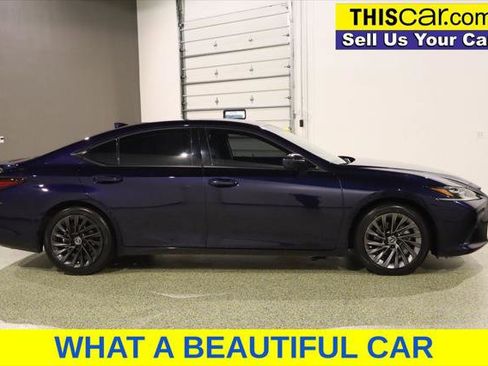 Used 2022 Lexus ES 300h Ultra Luxury w/ Accessory Package 2 FWD image 9