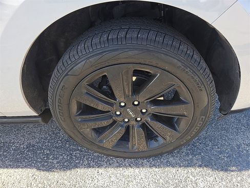 Certified 2023 Lincoln Navigator L Reserve image 7