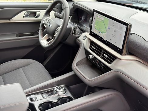 New 2026 Ford Explorer Active AWD/4WD image 10