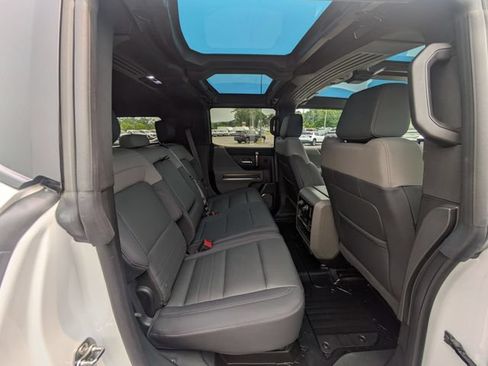 Certified 2025 GMC Hummer EV 3X AWD/4WD image 36