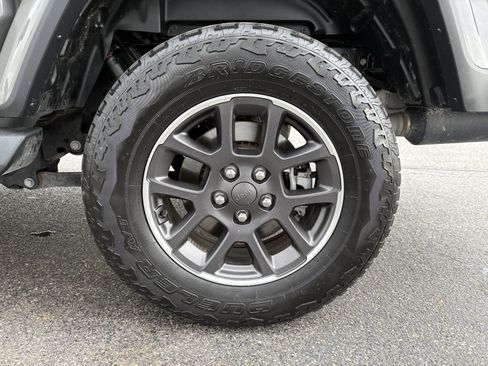 Used 2021 Jeep Gladiator Overland AWD/4WD image 22