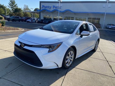 Used 2024 Toyota Corolla LE image 4