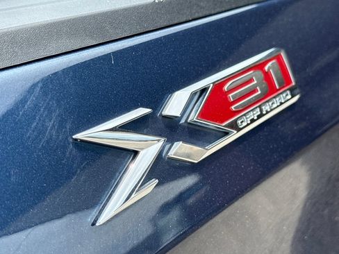 Used 2022 GMC Sierra 1500 SLT AWD/4WD image 11