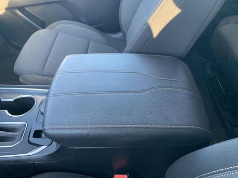 Used 2020 Chevrolet Traverse LT image 21