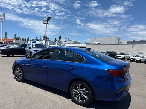 Used 2024 Kia Forte LXS w/ LXS Technology Package FWD image 9