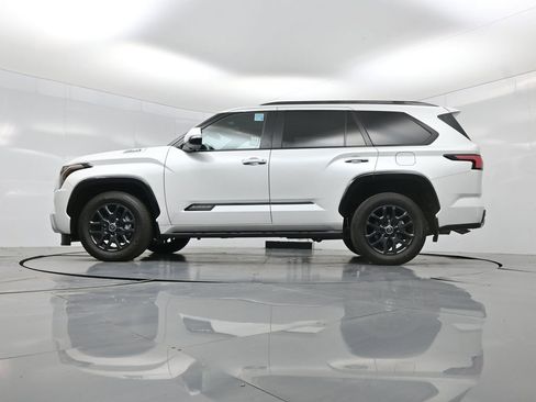 Used 2024 Toyota Sequoia Platinum AWD/4WD image 50