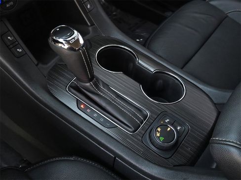 Used 2017 GMC Acadia SLT image 24