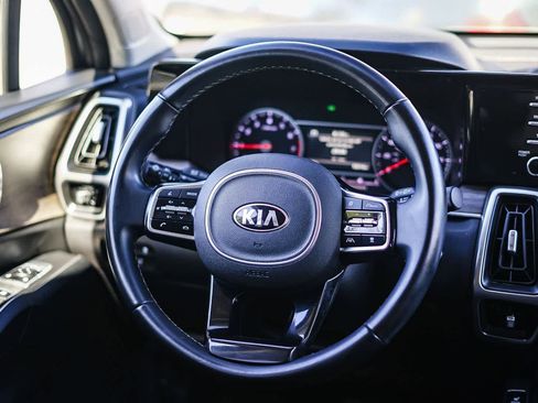 Used 2021 Kia Sorento EX image 15