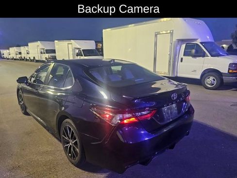 Used 2021 Toyota Camry SE w/ Cold Weather Package FWD image 8